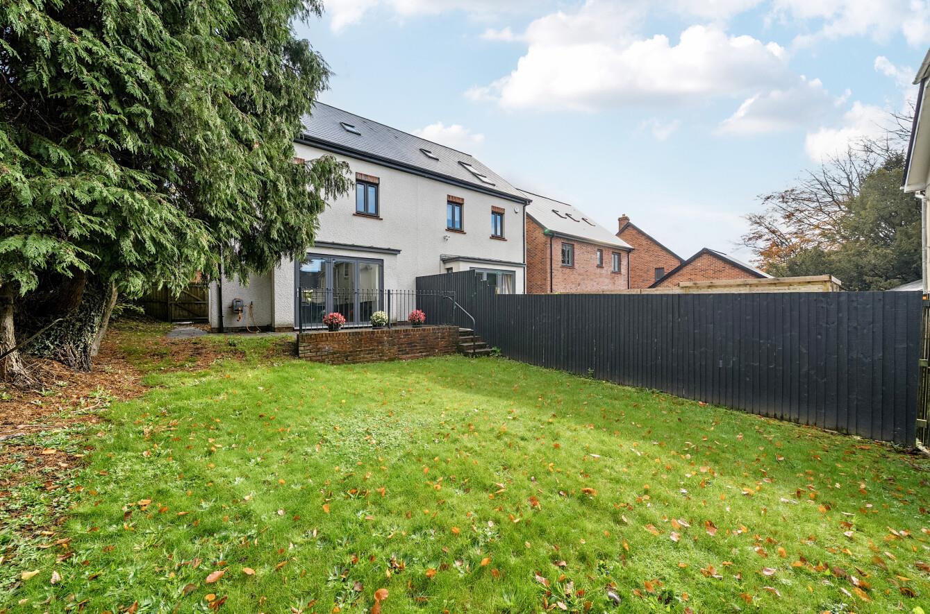 Millwood Gardens, Killay, Swansea, SA2 7BE